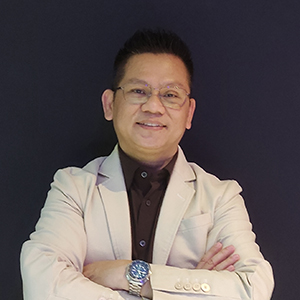 Pdt. Lukas Widiyanto - Pengkhotbah Gereja Mawar Sharon